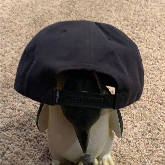 Quiet life hat - Picture 2 of 2